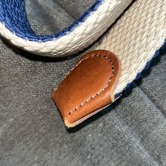 TOMMY BAHAMA Reversible 2 color Men’s Stretch Belt w/leather trim L/XL 38-42 - Picture 4 of 4